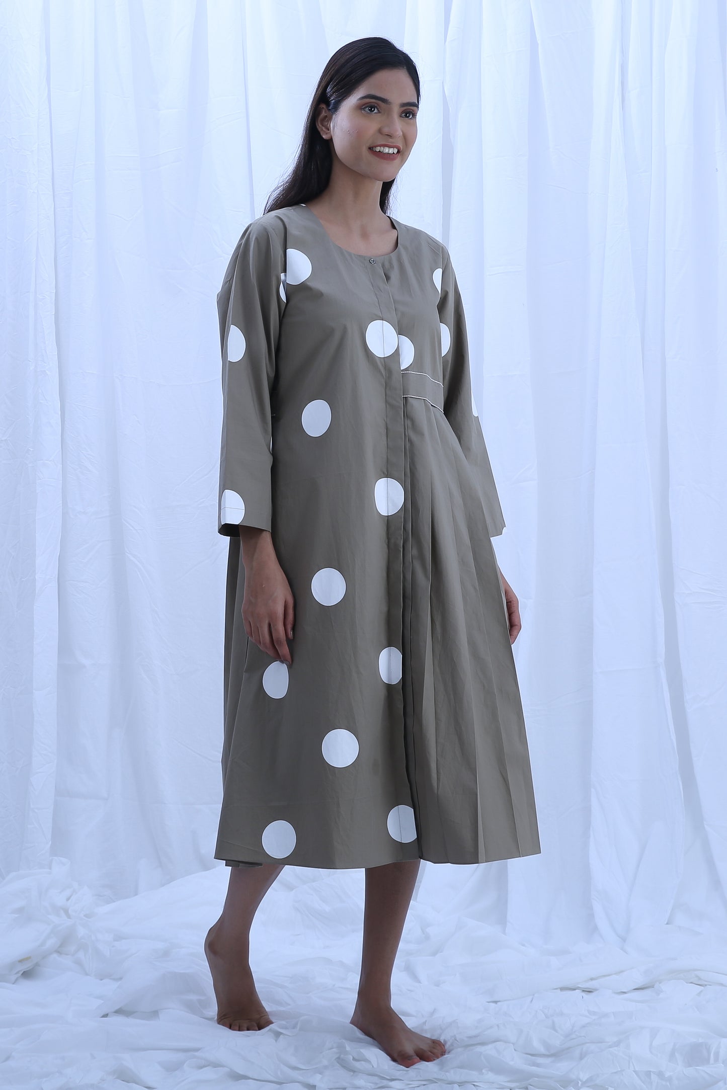 Earthy Grayish round neck pleated dress