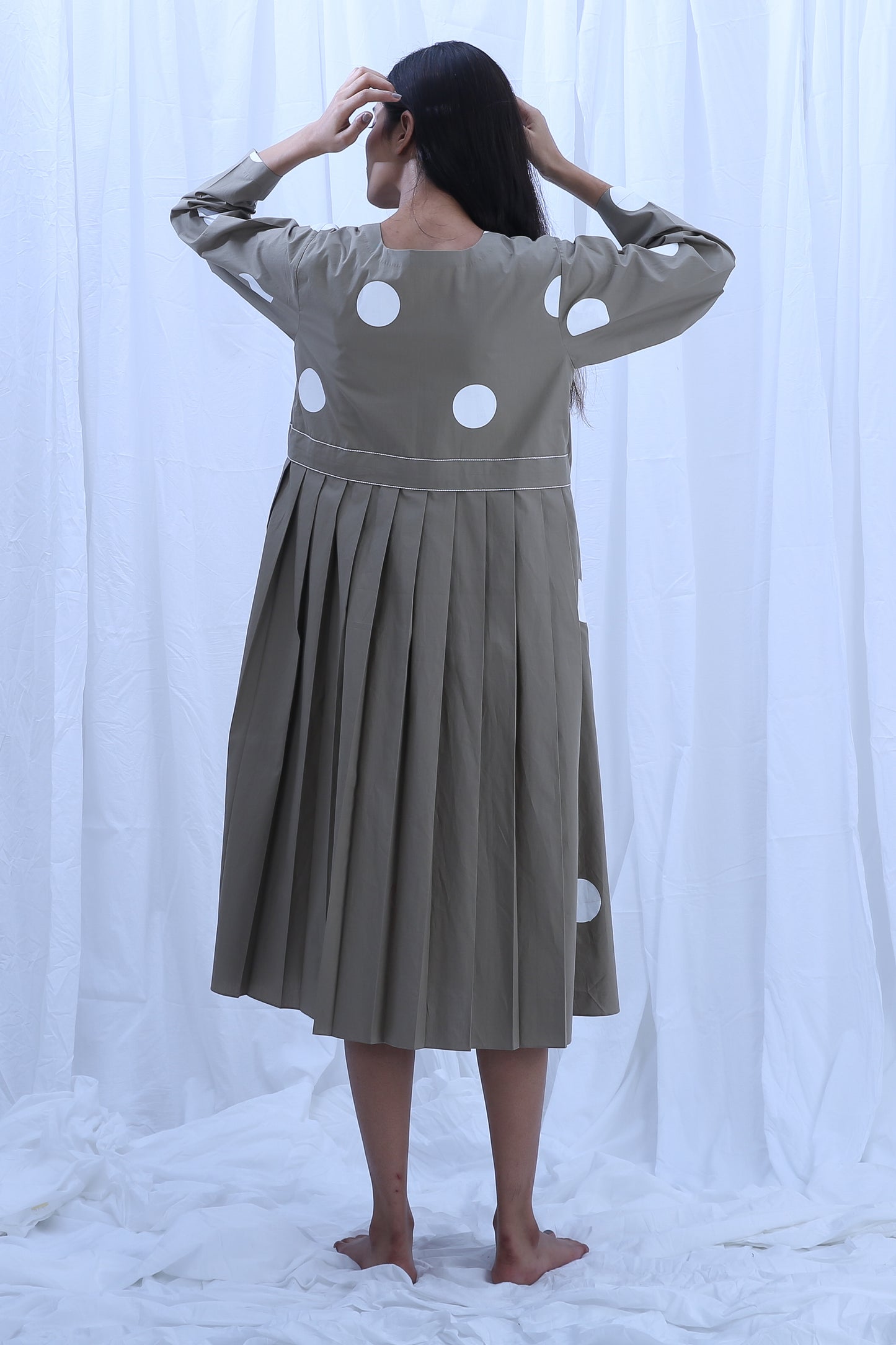 Earthy Grayish  round neck pleated dress