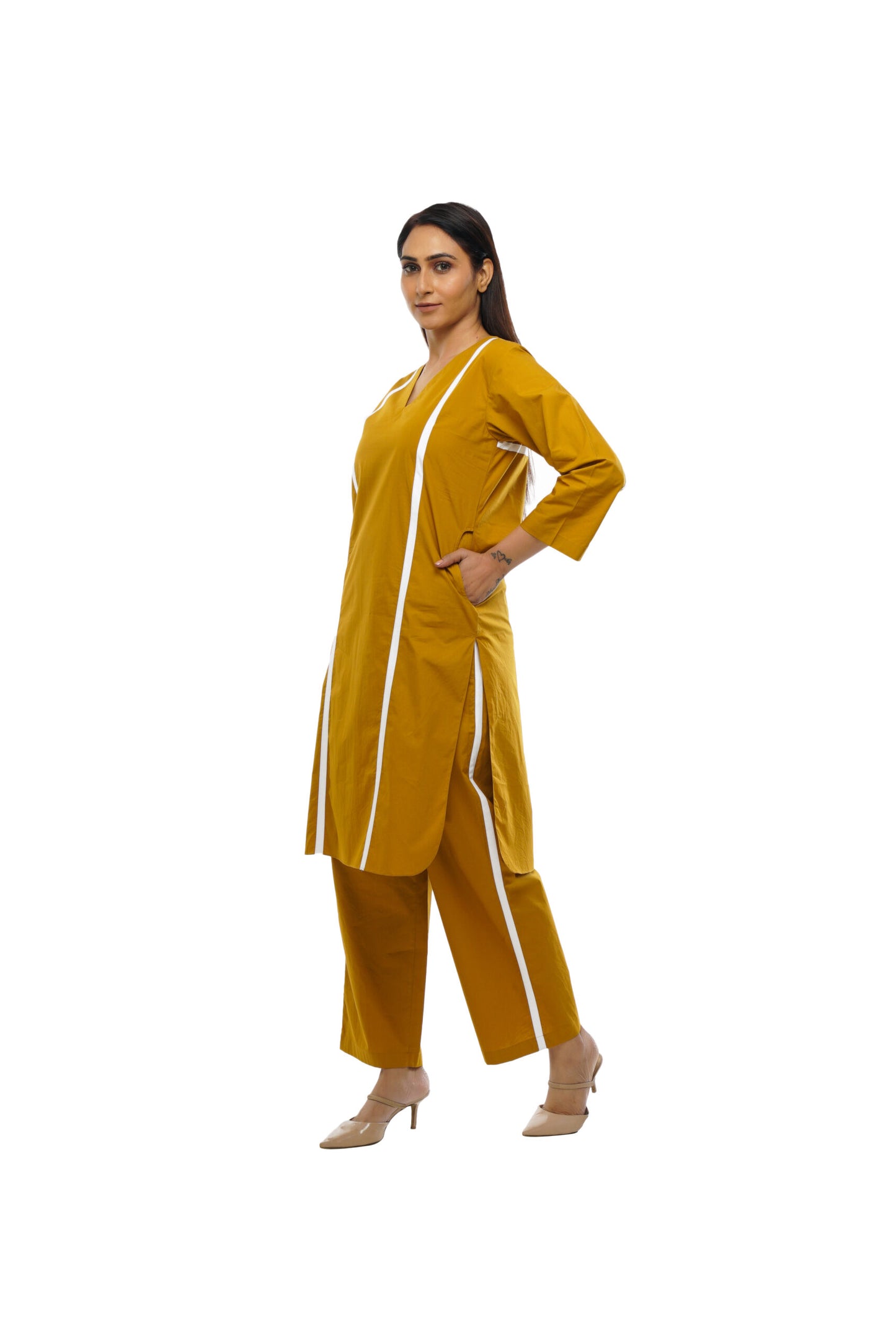 Musterd V-neck round kurta co-ord