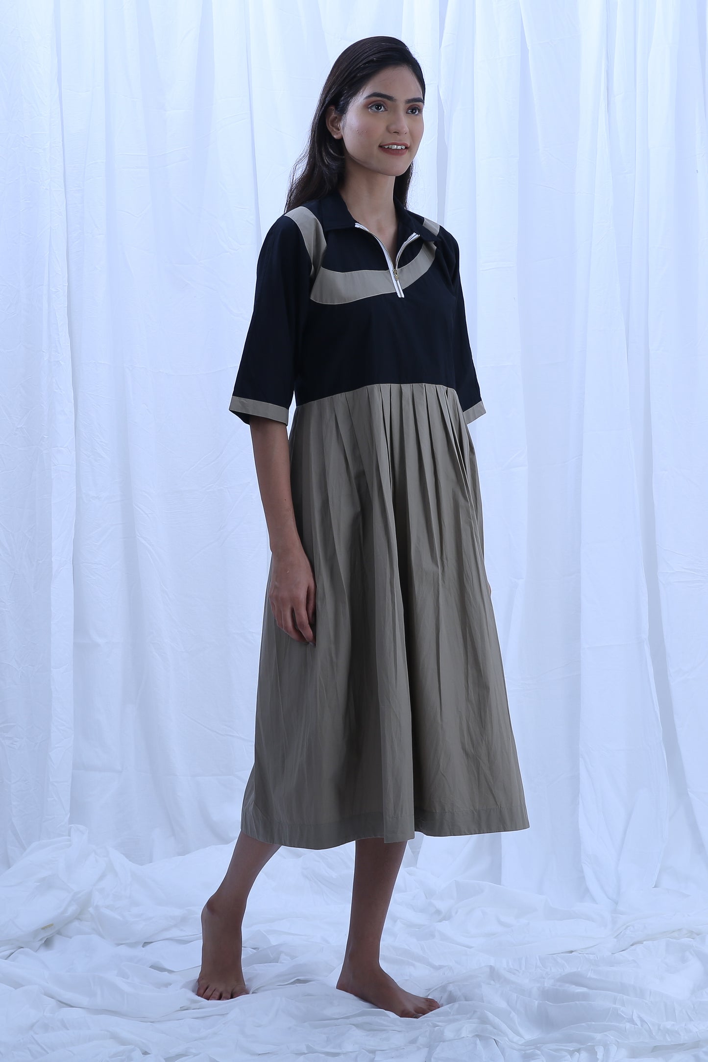 Earthy Grayish Collar Pleated  Dress