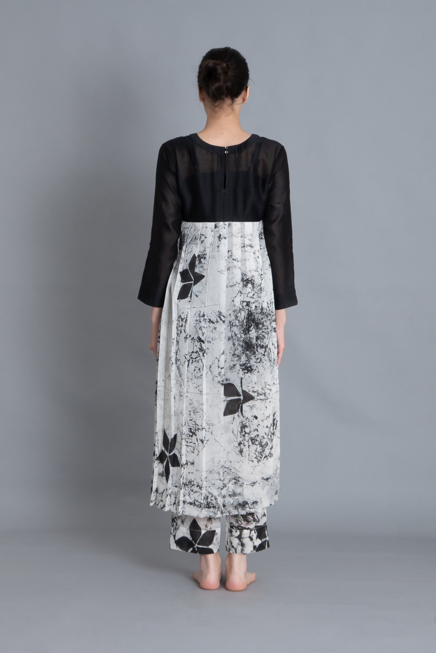 Black Textured Pleated Dress Co-ord