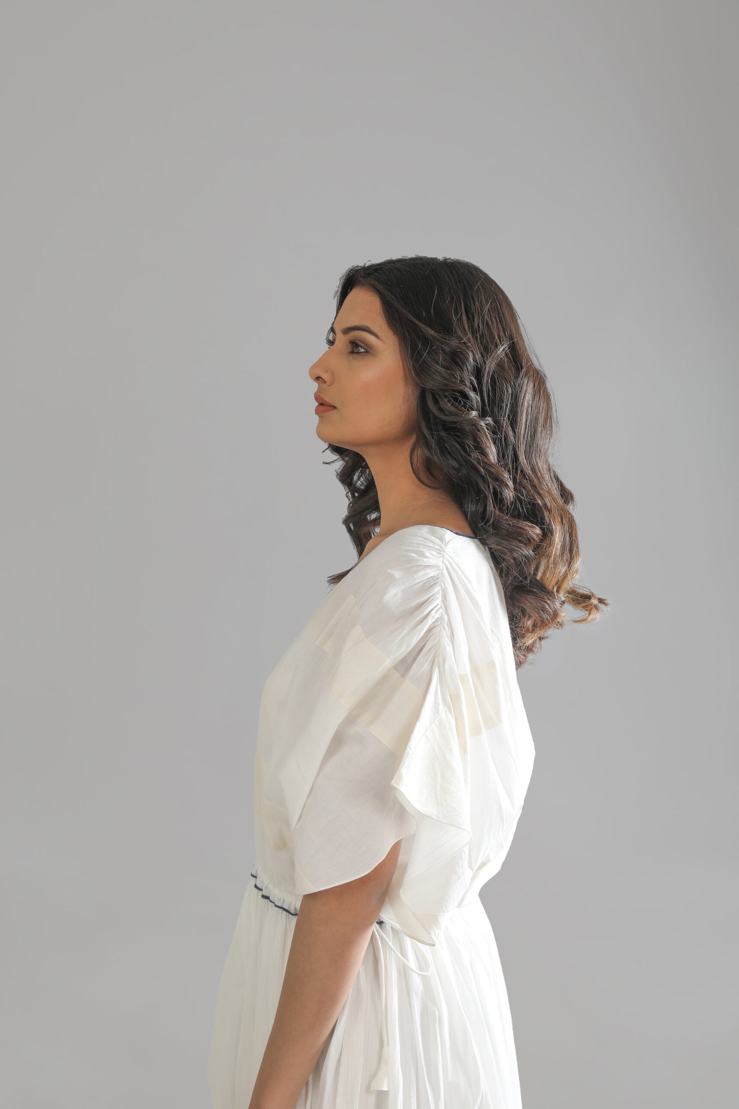 White V - neck kaftan