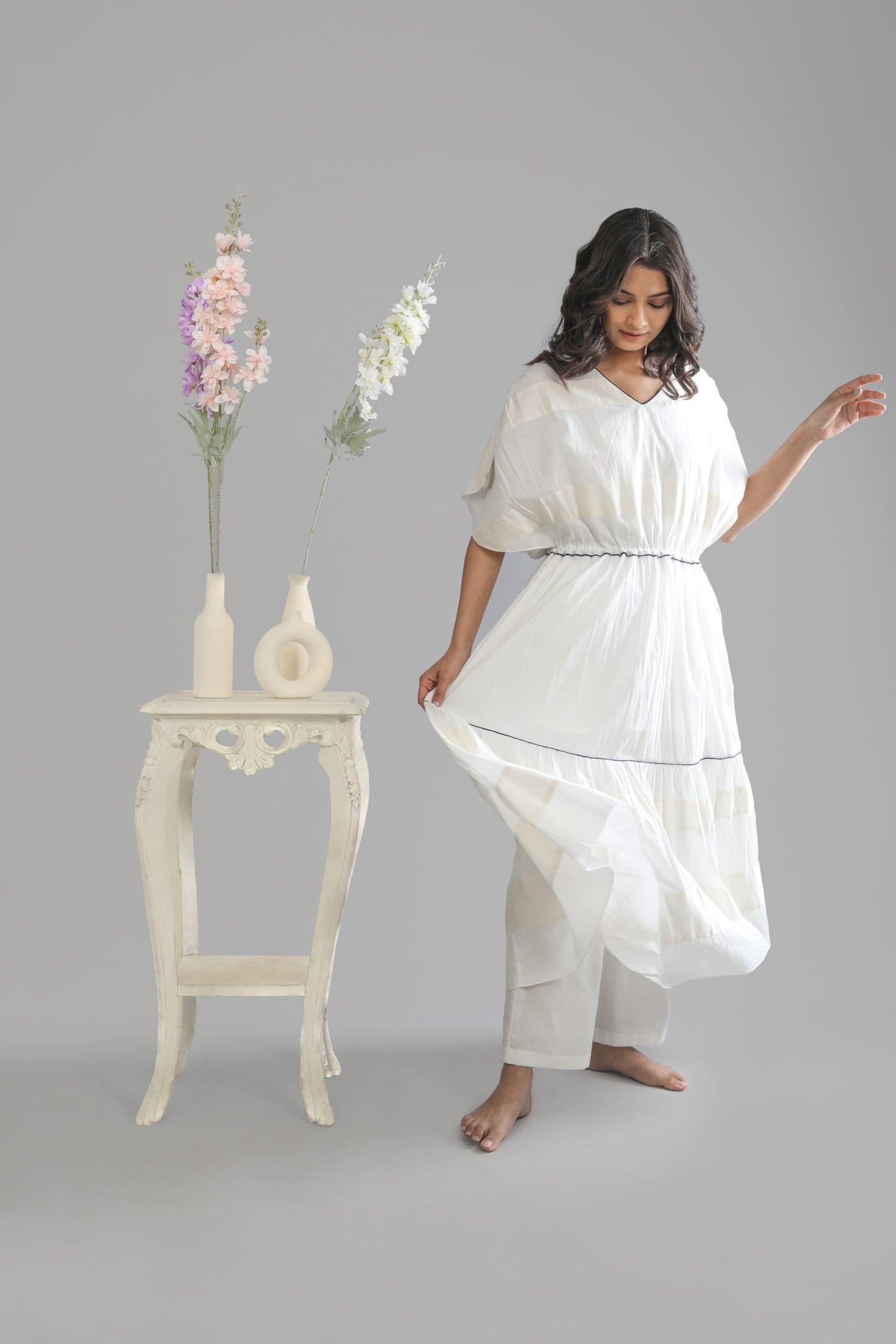 White V - neck kaftan