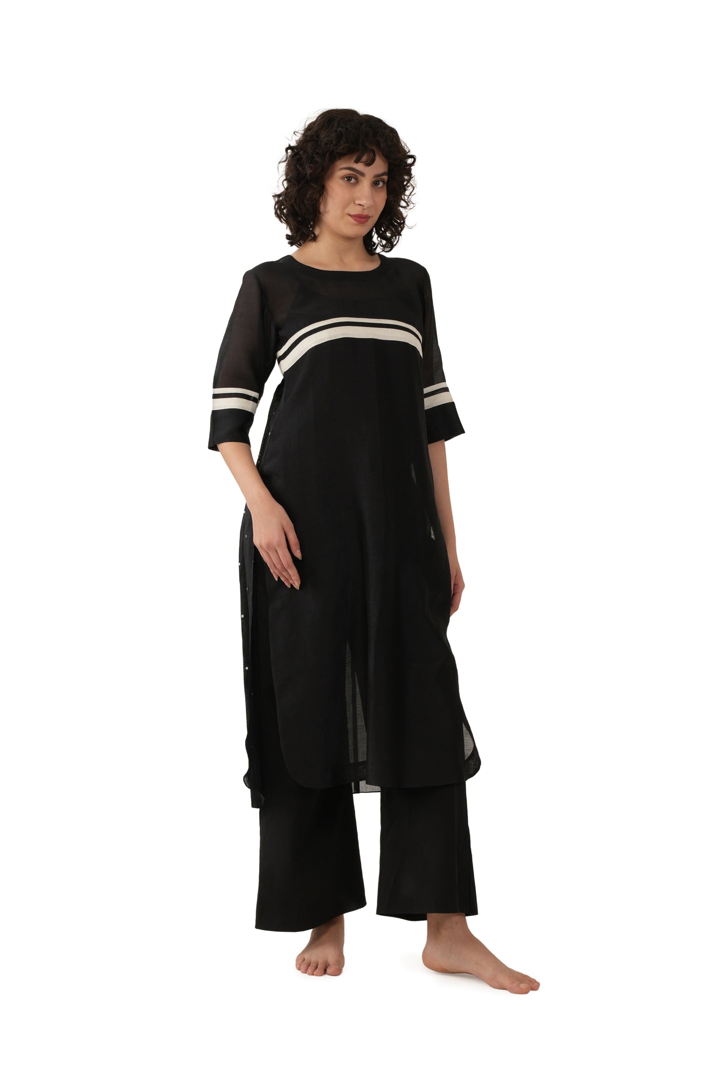 Black Round Neck Pleated Dress With Bottom
