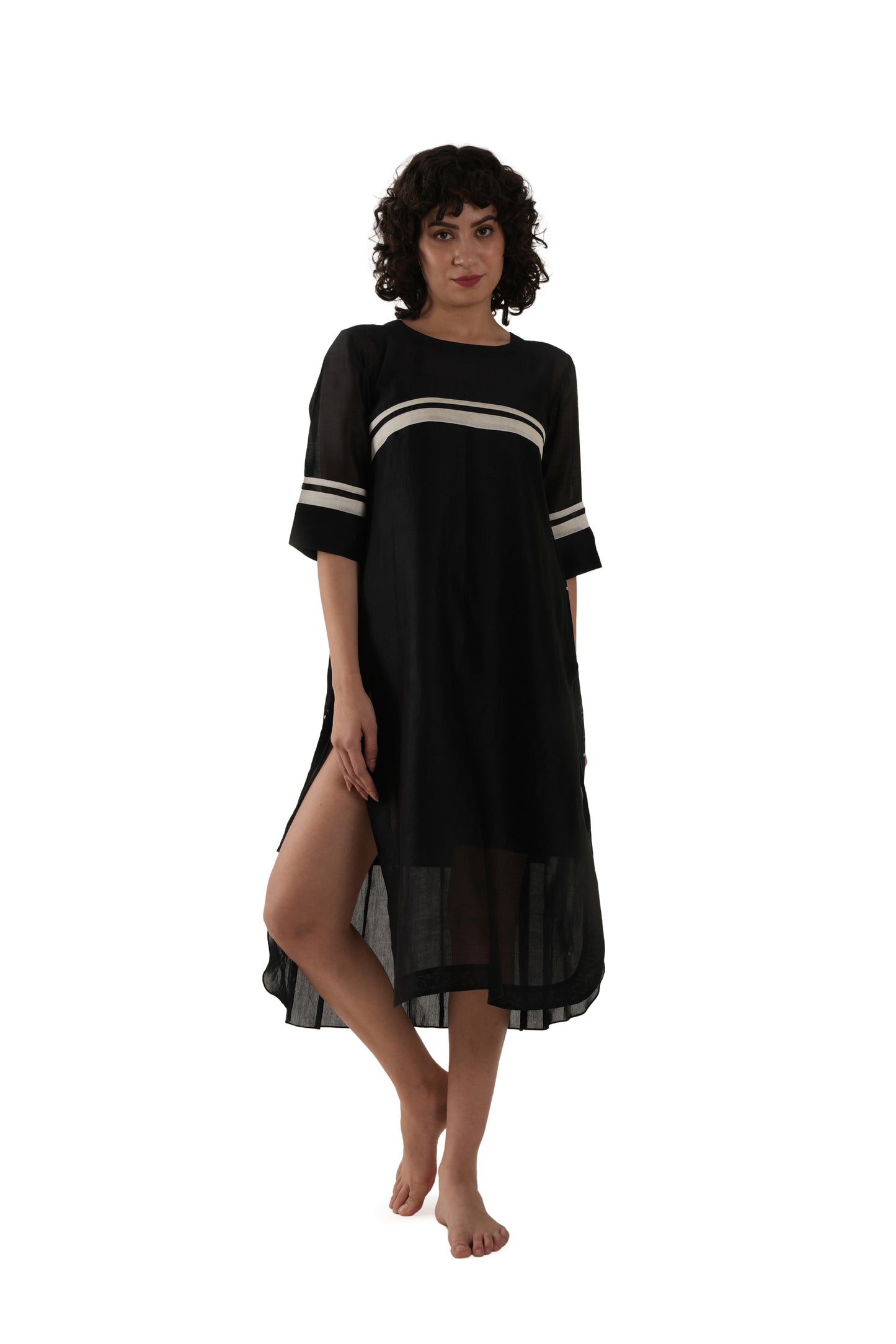 Black Round Neck Pleated Dress